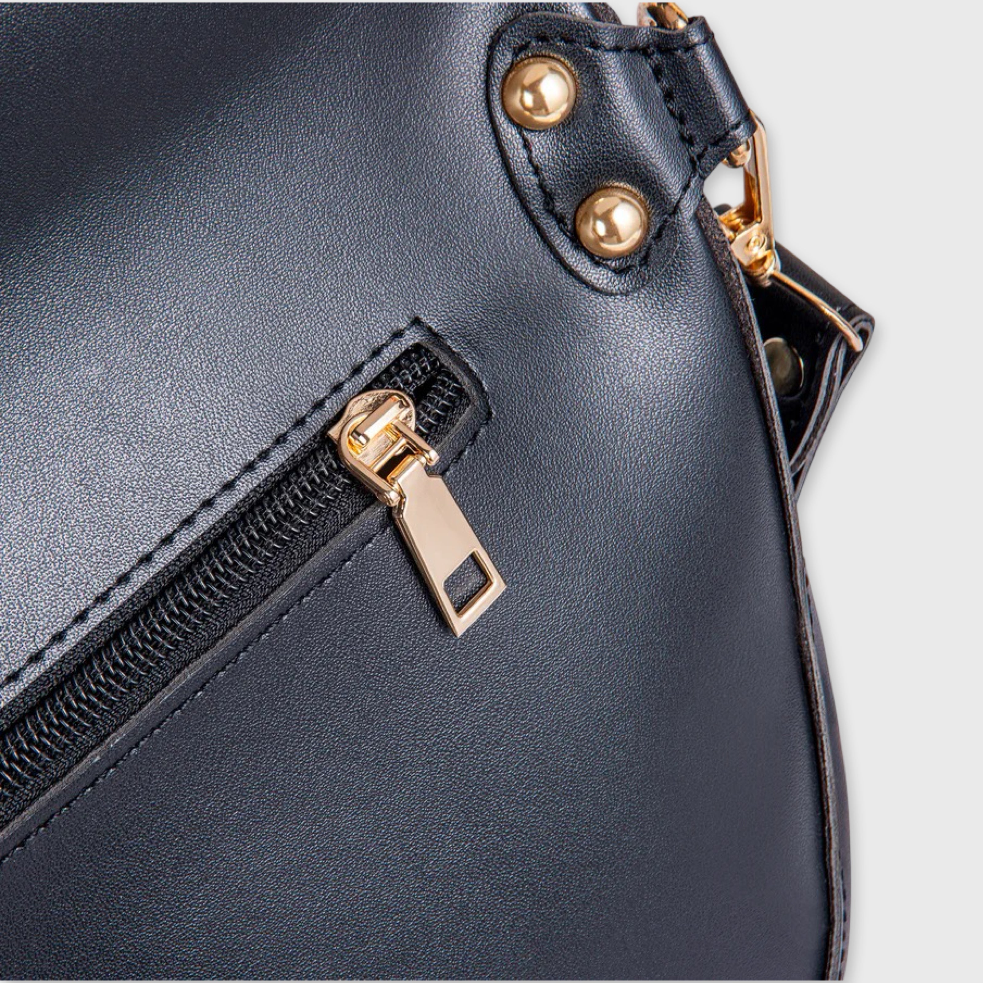 Saddle